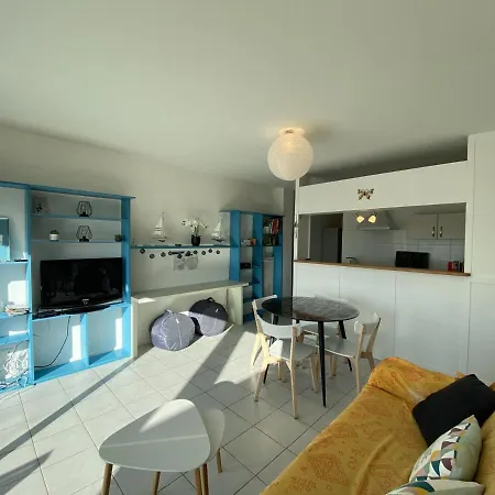 4 Personnes, Rez-de-chaussée, Piscine, à 200 M, Wifi - Fr-1-709-32 *